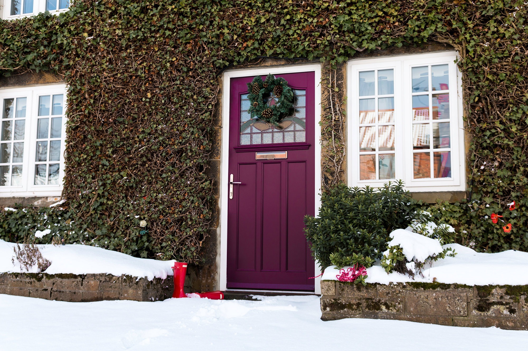 How to Paint Wooden Windows and Doors