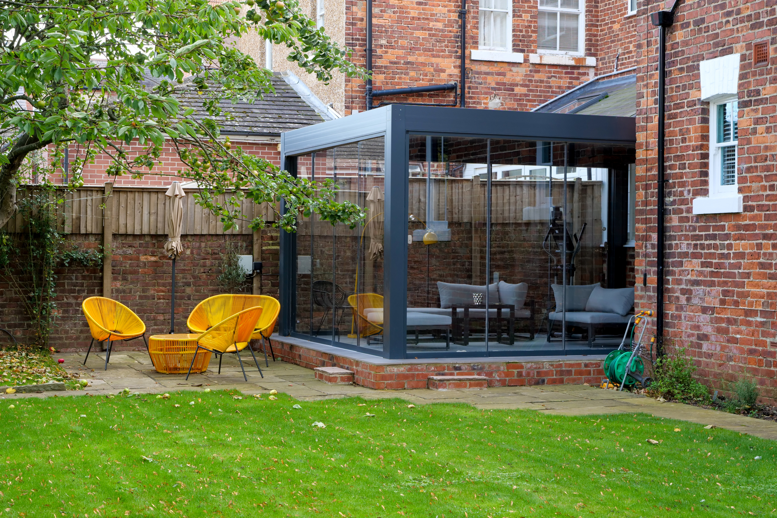 Metal Pergola: The Complete Buying Guide